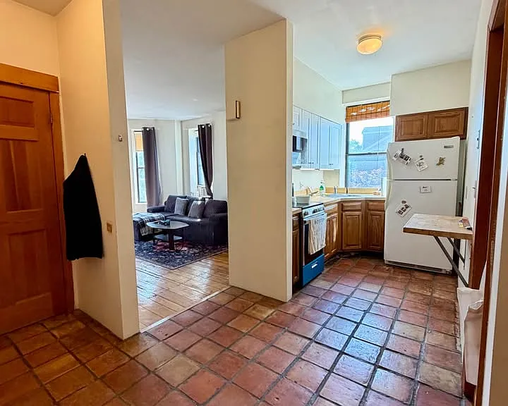 31 Fort Ave #2 — Photo 10