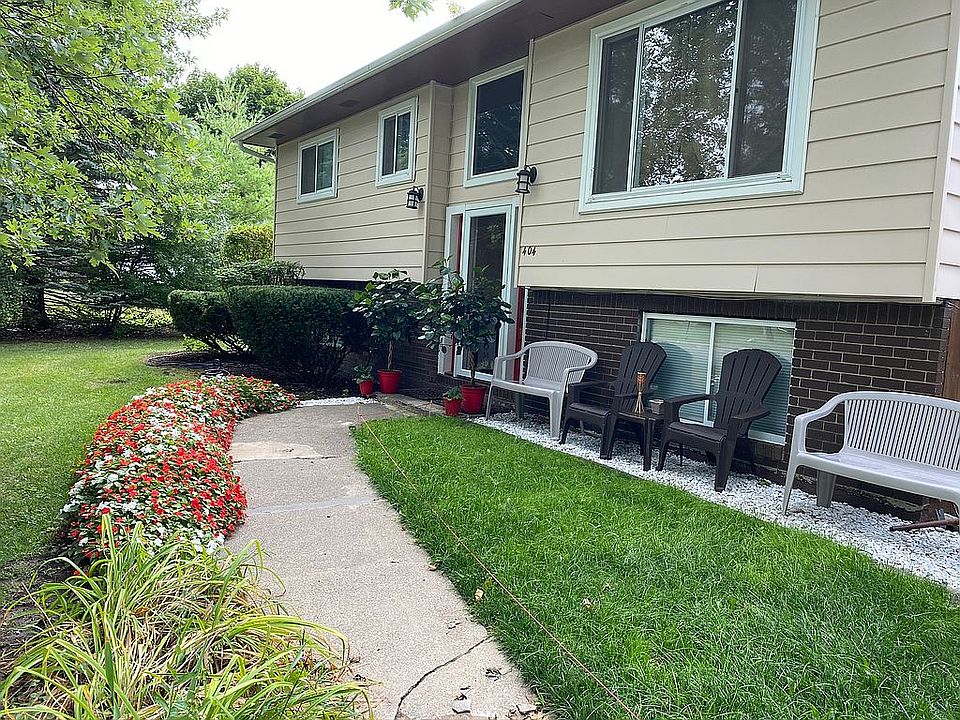1st image of 404 W Northfield Ave
