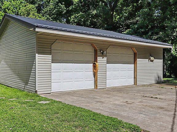 2nd image of 67526 Thunderbird Dr
