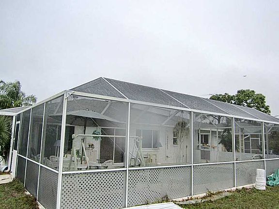 3rd image of 935 Osceola Blvd