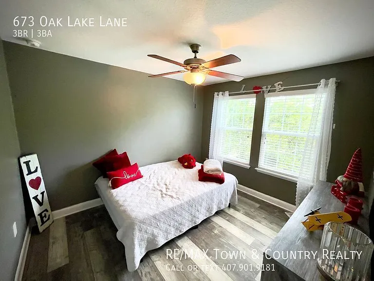 673 Oak Lake Ln — Photo 16