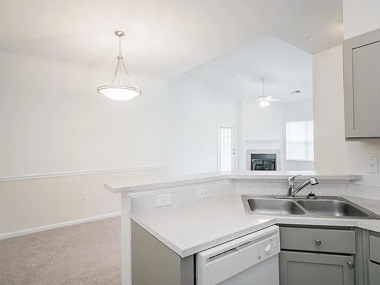 4428 Cinnabar Ct #2B — Photo 6