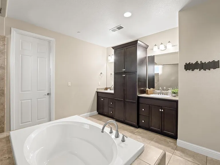 1229 E Via Roma Dr — Photo 45