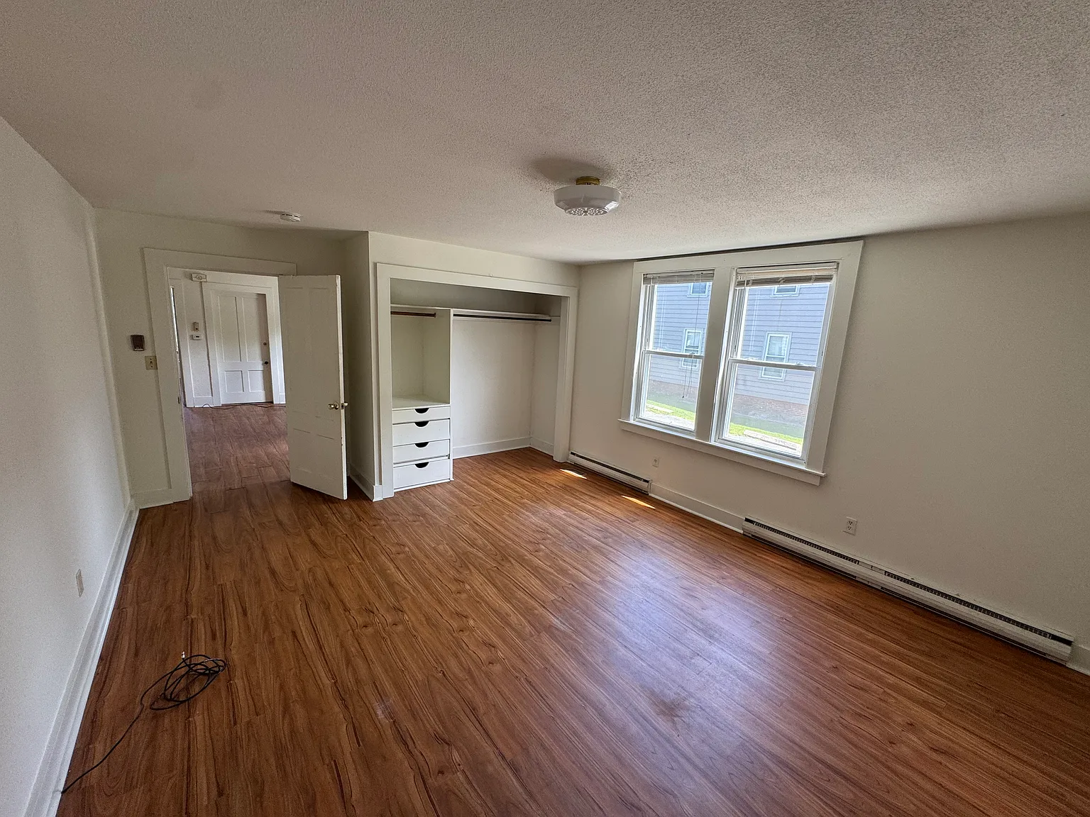 3 bed, 1017 sqft, $2,800 — Photo 3