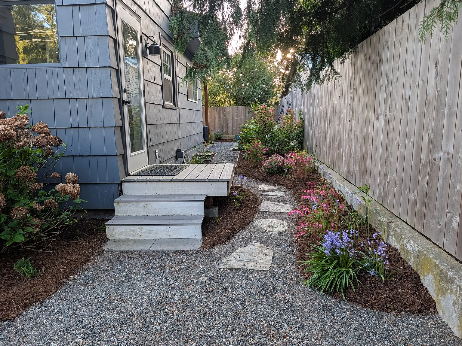 1102 E Maplewood Ave — Photo 4