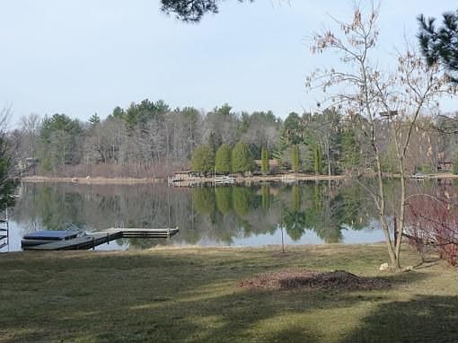 4th image of E975 Columbia Lake Dr