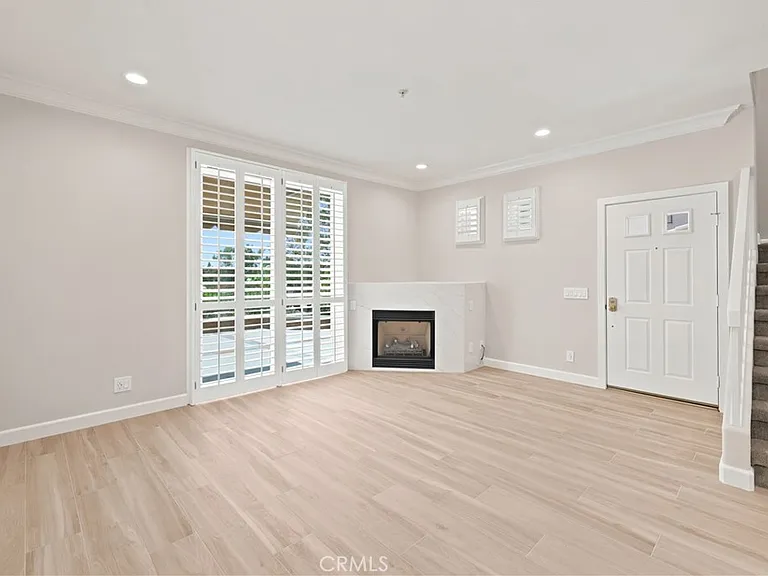 2396 Sunningdale Dr — Photo 3