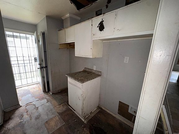 2nd image of 1620 Pike Ave