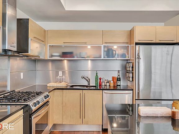 4th image of 211 N 5th St APT 3A
