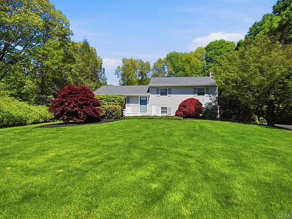 2nd image of 32 Meadow Ridge Road