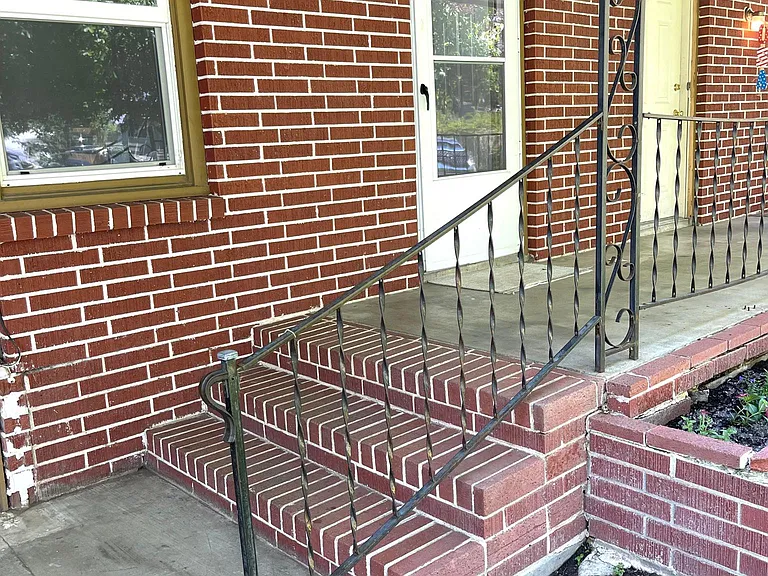 1312 Mahan Ave — Photo 3