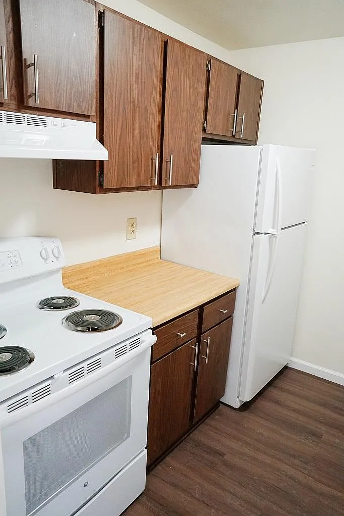 2 bed, 850 sqft, $1,379 — Photo 1