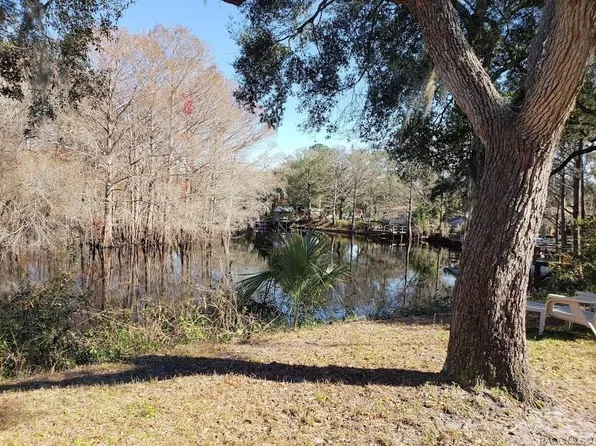 3853 E Riverside Dr, Dunnellon, FL 34434