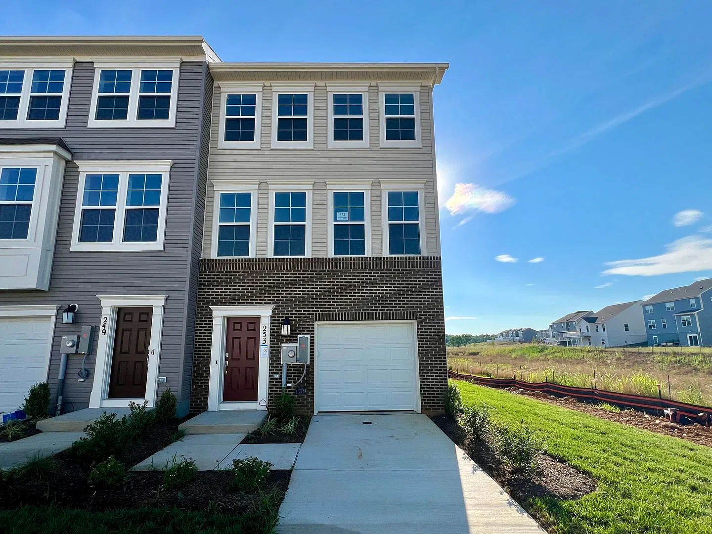 3 Beds, 2 Full/2 Half Bath Townhome in Charles Town, WV — Photo 1