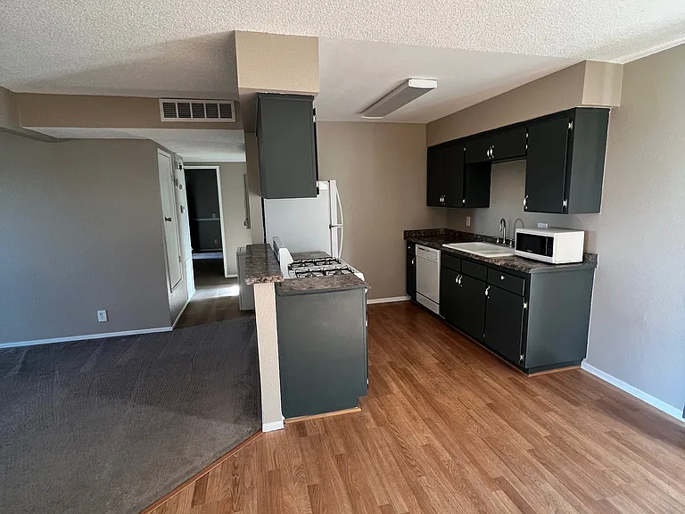 601 E Ridgecrest Blvd #D — Photo 20