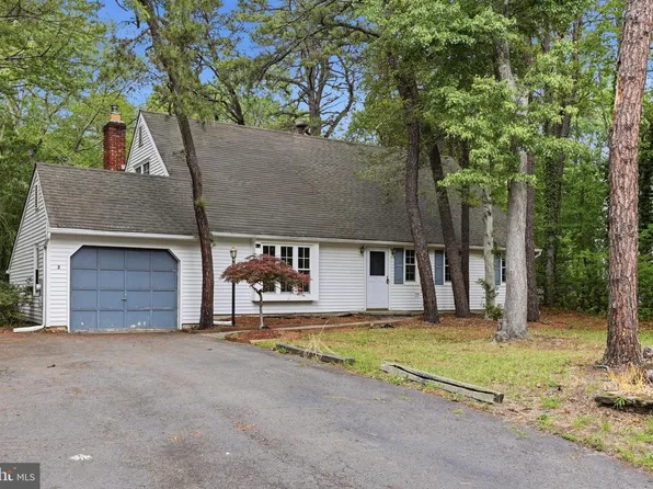 2 Normandy Dr, Medford, NJ 08055