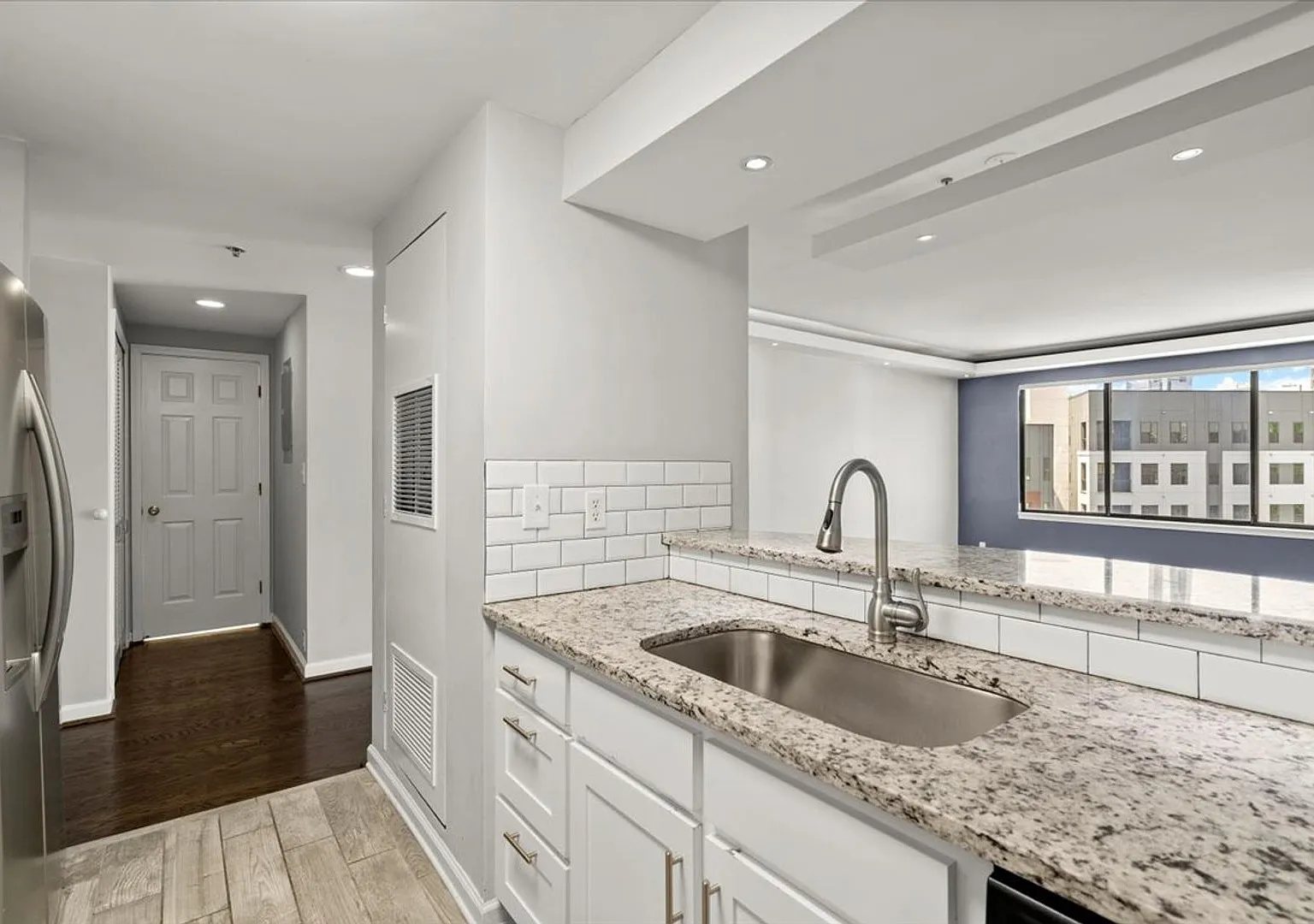 2bd/2bth in sought after Grandview Condominiums in the heart of Buckhead! — Photo 4