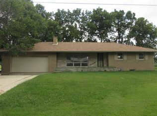 25180 N Rawalt Rd, Canton, IL 61520