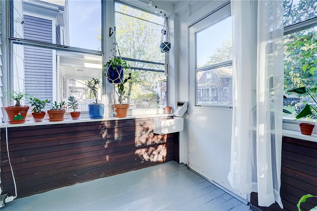 2 bed, 1.0 bath, 1115 sqft, $1,750 — Photo 3