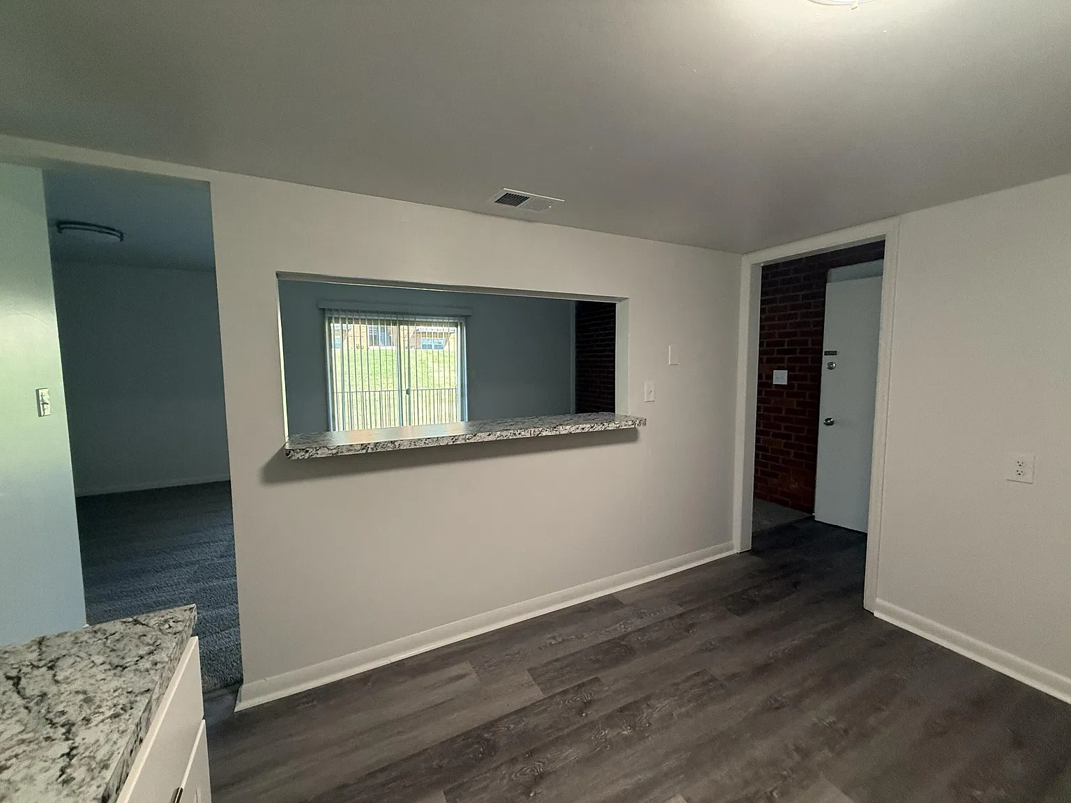 2 bed, 1.0 bath, 925 sqft, $1,295 — Photo 3