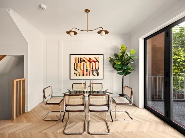 95 Monroe Street image 3 of 20