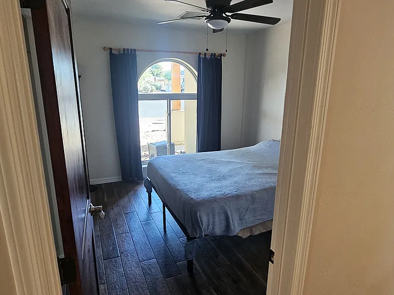 236 W Waltann Ln — Photo 14