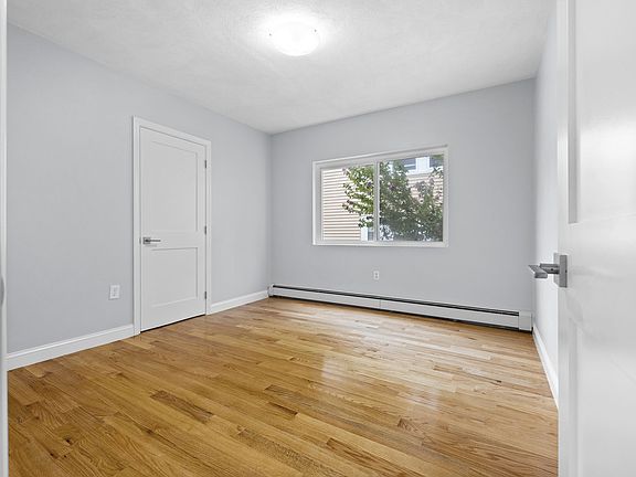 5th image of 30 Tesla Ave