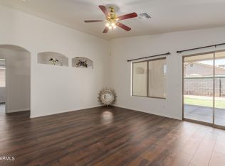 990 E Vernoa St, San Tan Valley, AZ 85140