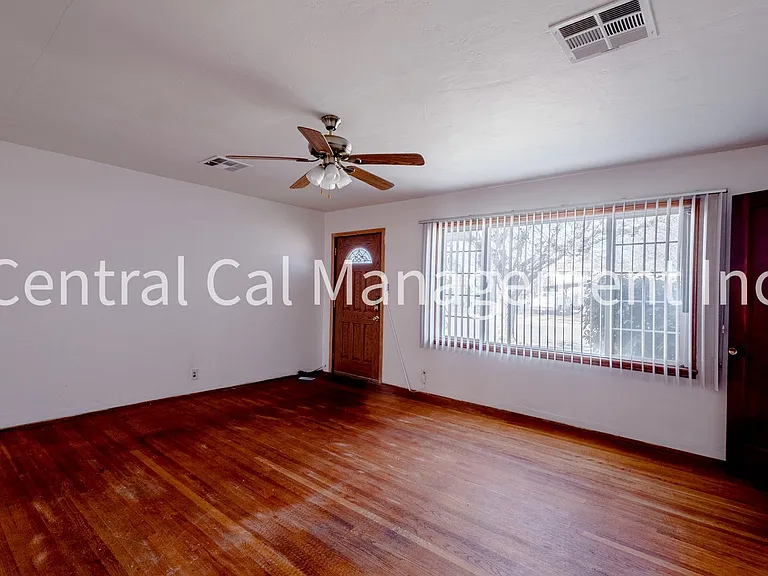627 Hood Dr — Photo 4