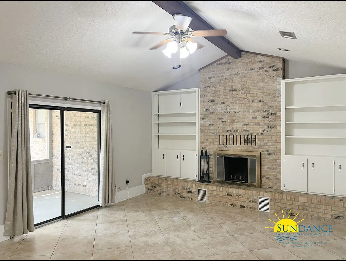 Building Photo - 608 Nassau Dr