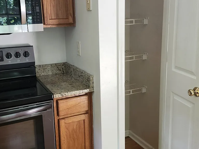 279 Fairview Dr — Photo 20