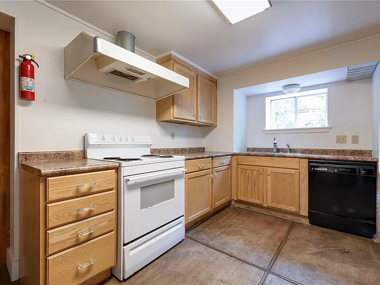 1501 W 9th St #D — Photo 7