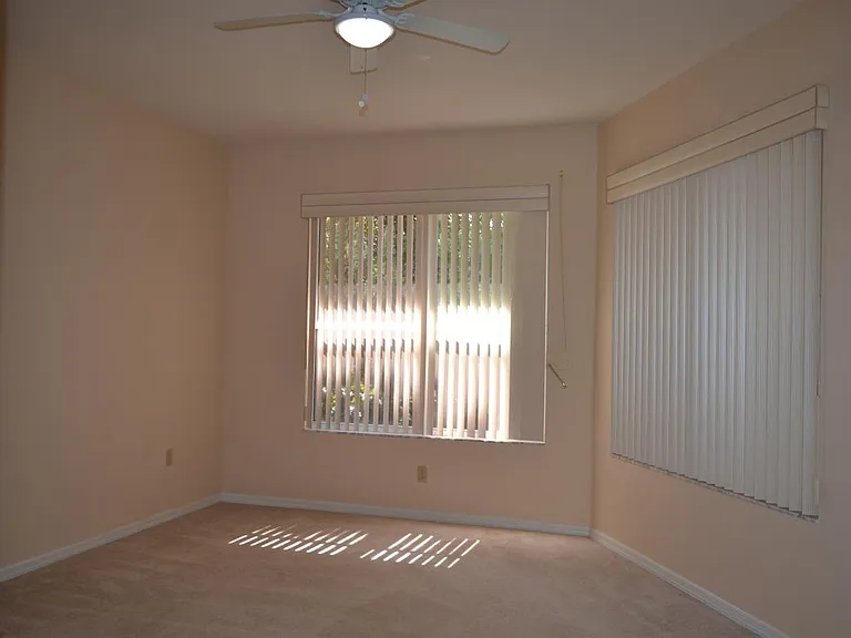 318 W Hillmoor Ln — Photo 18
