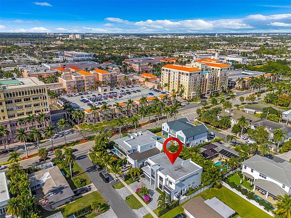 5th image of 225 NE 3rd St