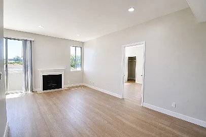 2 bed, 1200 sqft, $3,479 — Photo 2