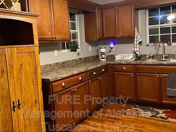 4th image of 2830 18th Ave