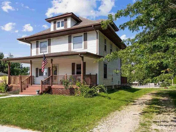 121 Grant Ave, Lowden, IA 52255