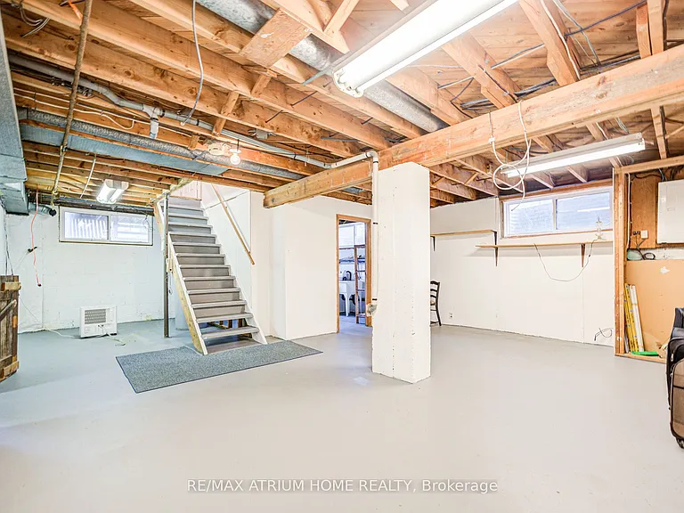 134 Fairglen Ave — Photo 29