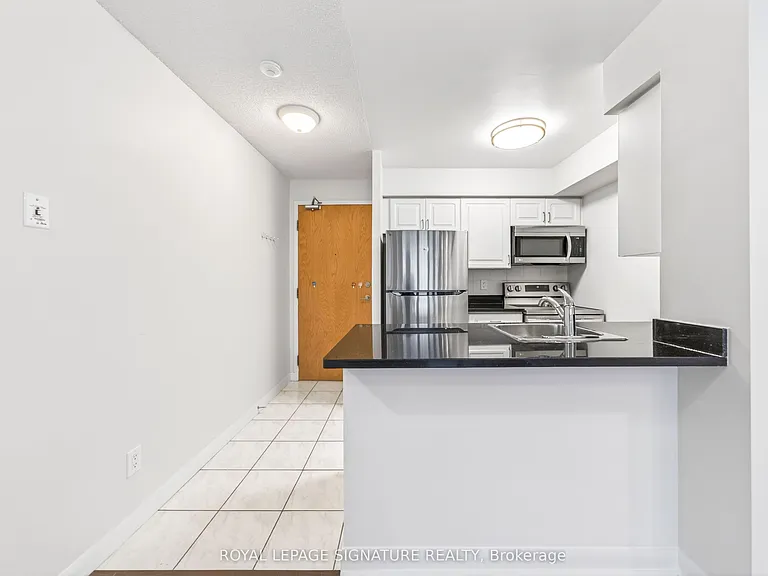 4968 Yonge St #712 — Photo 18