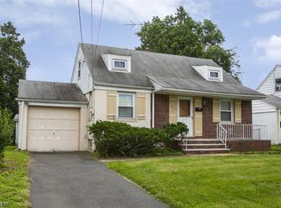 571 Uncas Ave, Roselle, NJ 07203