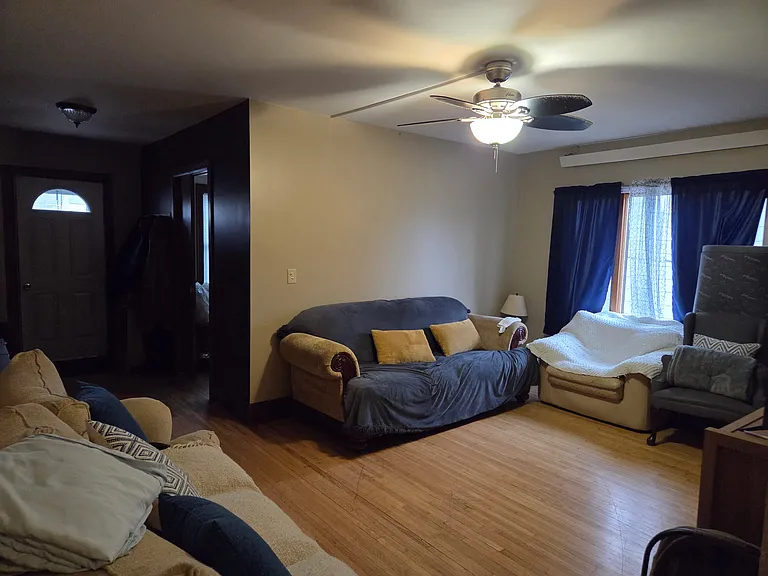 403 E 6th St #2 — Photo 8