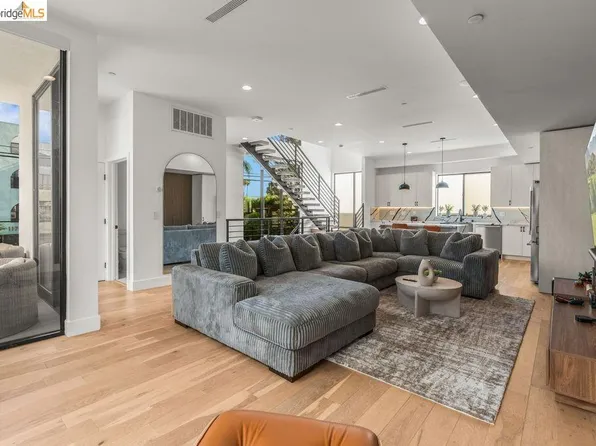 6503 N Contour Ln, North Hollywood, CA 91606