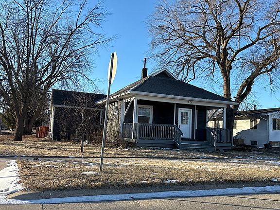 3rd image of 206 3rd St SE