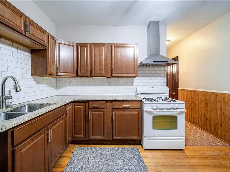 56 Lincoln Ave — Photo 21