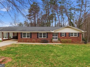 164 Robinhood Dr, Clarkesville, GA 30523