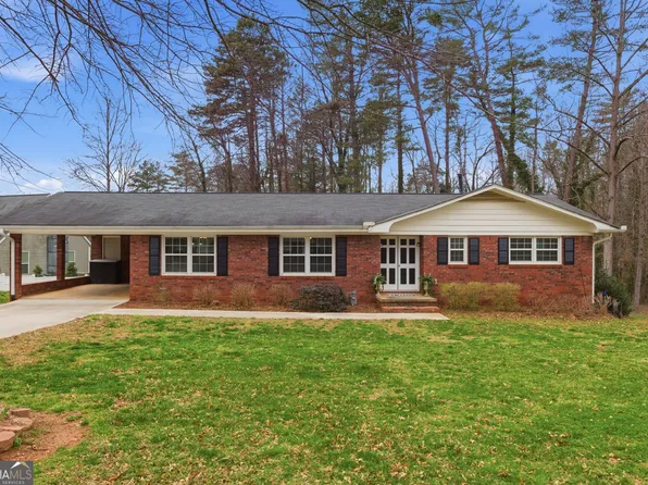 164 Robinhood Dr, Clarkesville, GA 30523