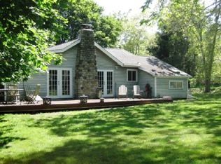 21 Whitfield Rd, Southampton, NY 11968