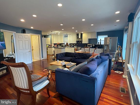 4th image of 5712 7th St N #B