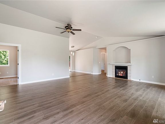 3rd image of 7706 179th Avenue Pl E
