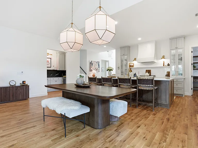3917 S Madison Ave — Photo 18